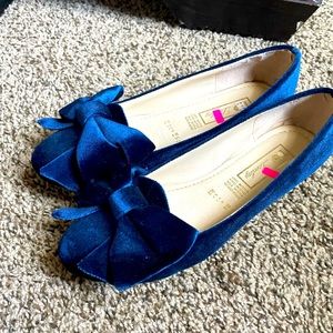 Blue velvet Flats